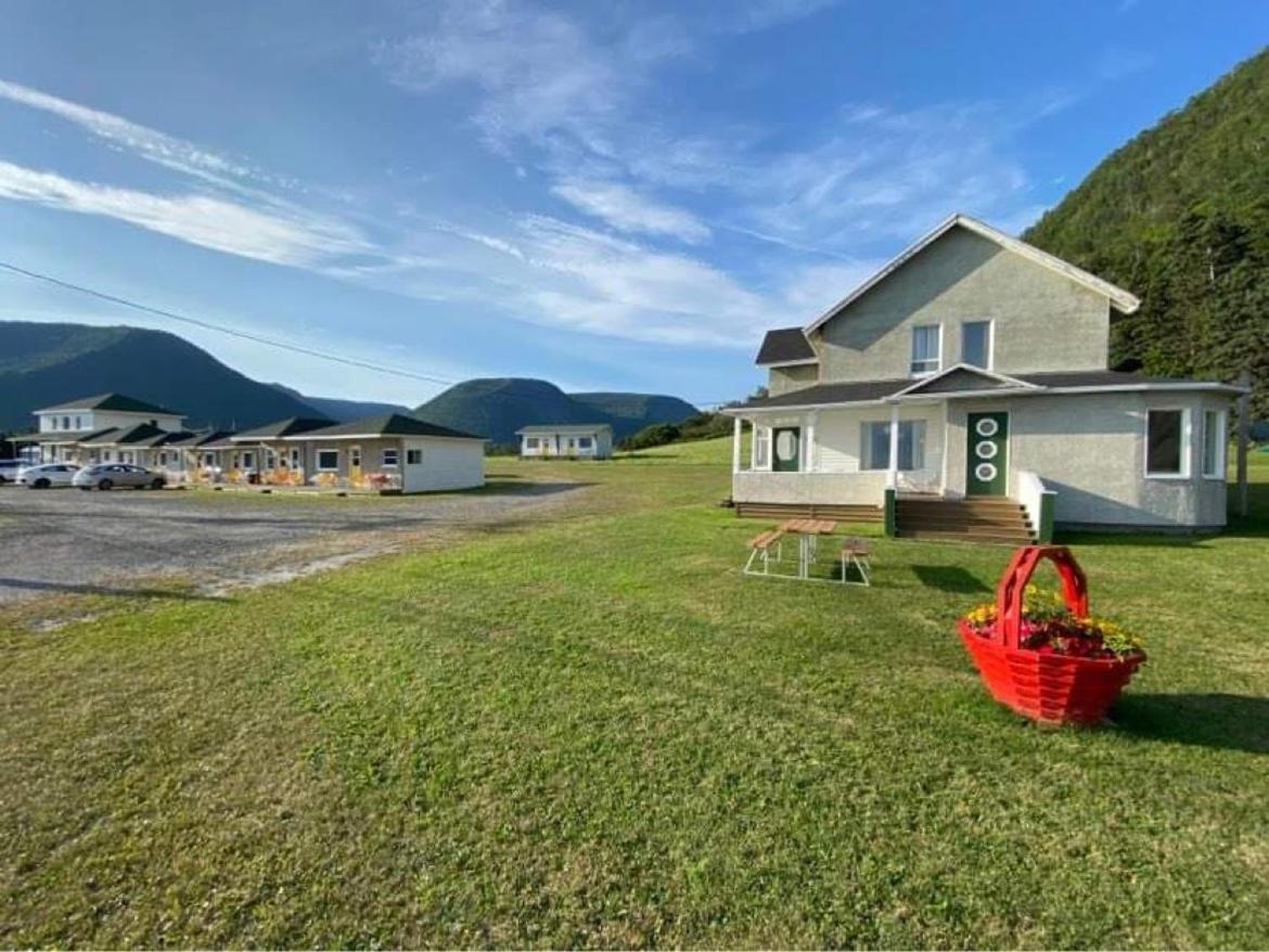 Chalets Bernatchez Mont-Saint-Pierre Eksteriør billede
